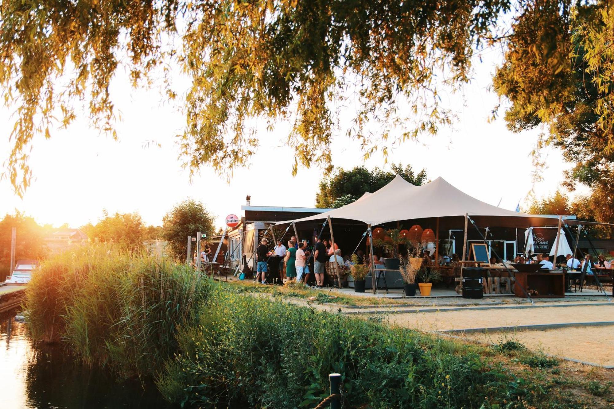 Luxury Lake Lodge Alphen  Esterno foto